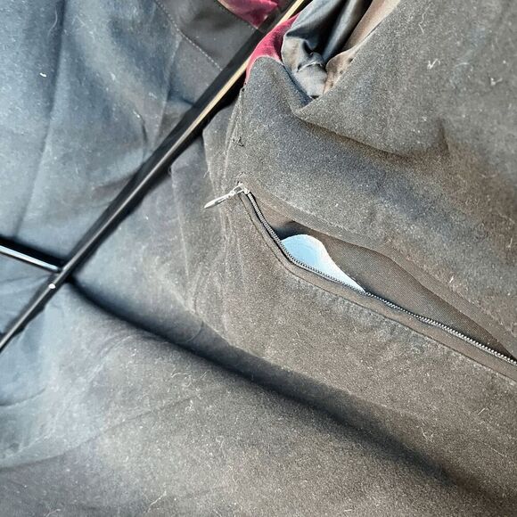 Timeless Bugatti Microtine Overcoat with Burgundy Lining - Elegant and Versatile - Picture 4 of 7